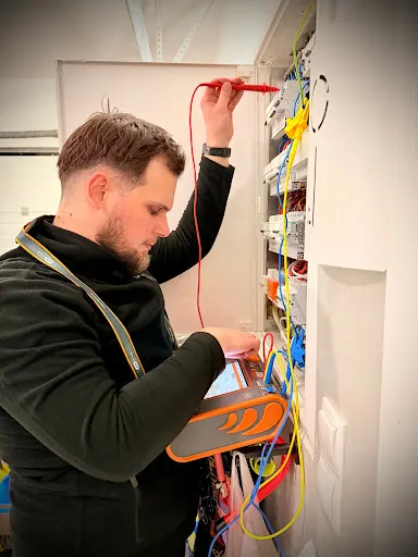 EkoLumen - Elektryk Białystok | Automatyka przemysłowa | Audyty | Serwis maszyn | Pomiary elektryczne